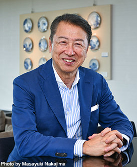 takeuchi.jpg