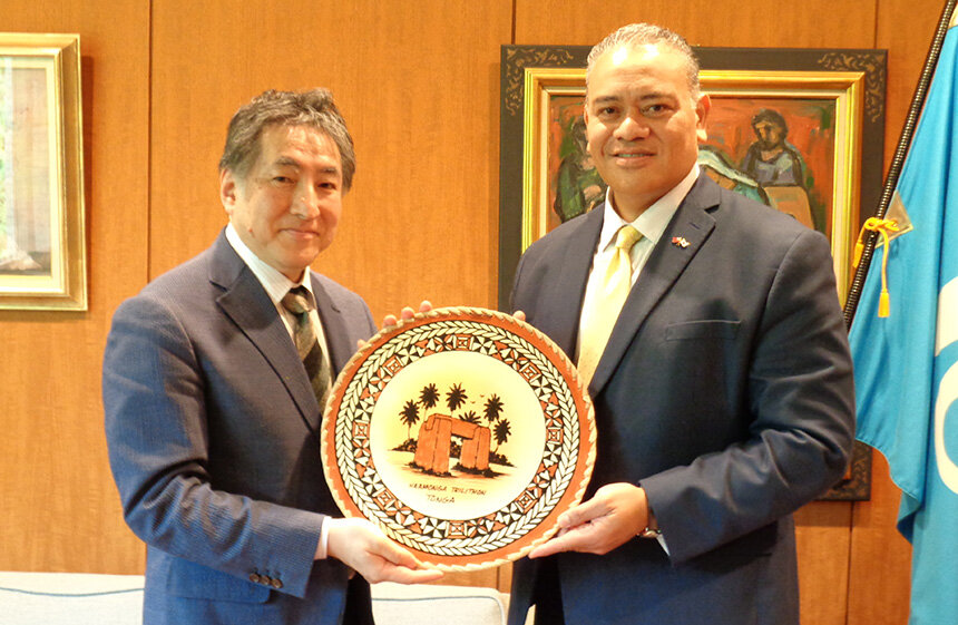 テヴィタ・スカ・マンギシ駐日トンガ王国大使が来訪｜国際基督教大学（ICU）